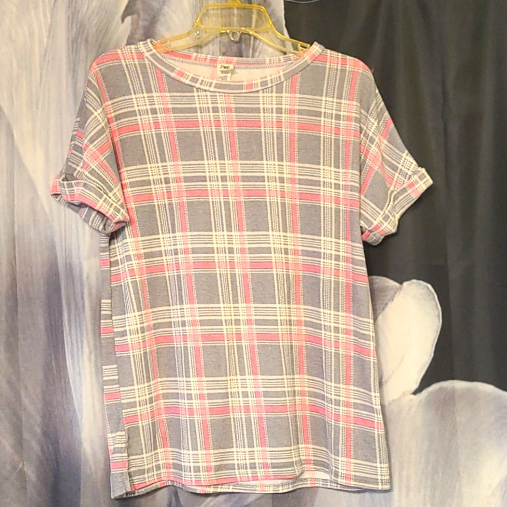 Womans Gray and pink plaid tshirt sz small